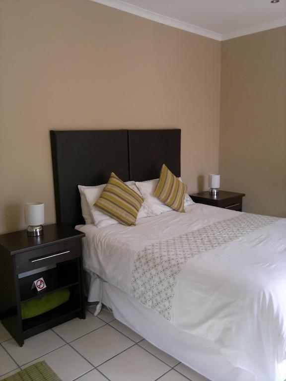 Oasis Shanti Backpackers Oudtshoorn Quarto foto